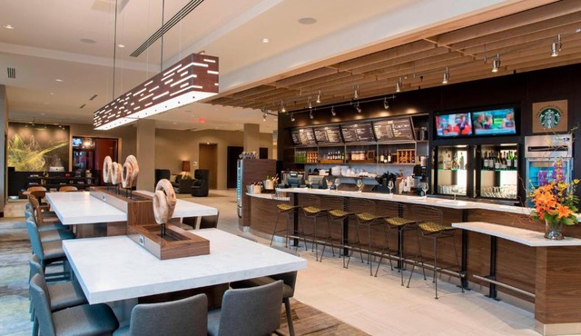 Courtyard by Marriott Holland Downtown