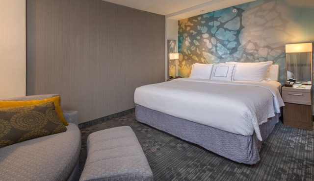 Courtyard by Marriott Winnipeg Airport in Winnipeg