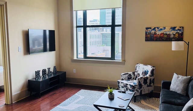 Cozy 1-bedroom apartment in amazing New Orleans with AC, fitness room