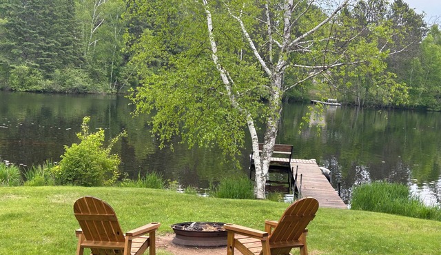 Cozy 2-bedroom, 2 full bathrooms cottage located on Long Lake in Phillips.