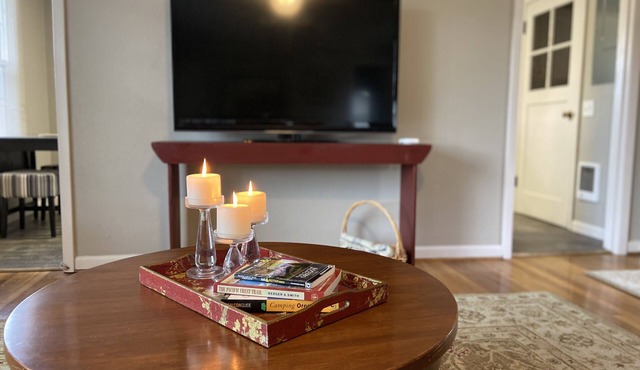 Cozy 2 br. Close to River