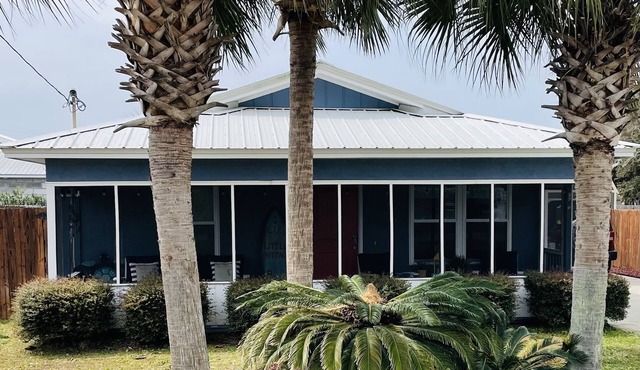 Cozy 2BR/2BA House with Large Fenced Yard for Pets & 5 Min. Walk to Beach!