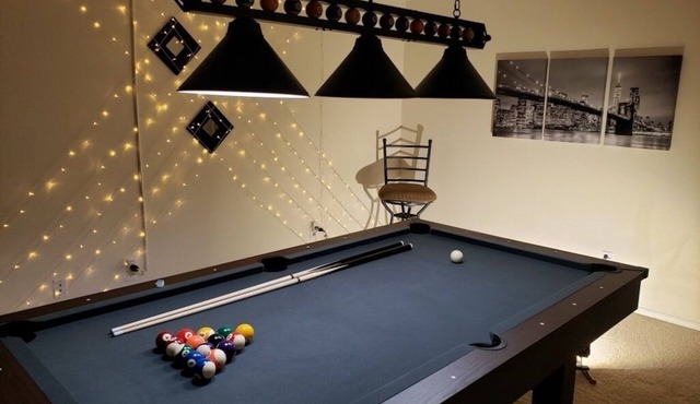 Cozy 4B House with Pool Table, Near Nike/Intel, 10miles to downtown Portland