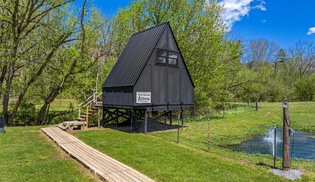 Cozy A-Frame Retreat with Creekside Hammock Getaway in Newport, Tennessee
