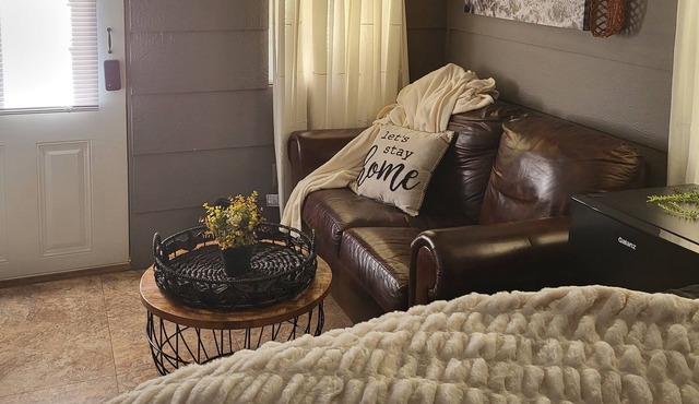 Cozy adorable cabin close to Illinois river