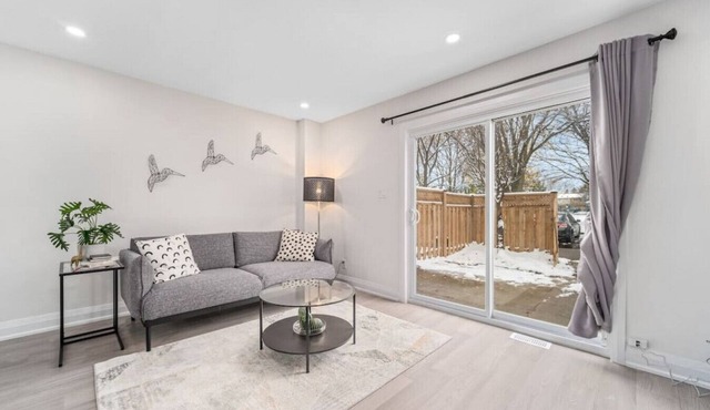 Cozy and Spacious 3BR Home in Kitchener in Kitchener