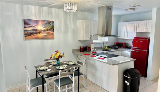 Cozy Apt w/King Bed – 25 Mins to Beach, 20% Off B