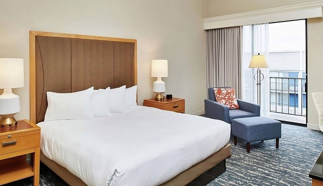 Cozy Bay Escape near UC Berkeley | 2 Units | Pool, Free Parking & Pet Friendly in Berkeley