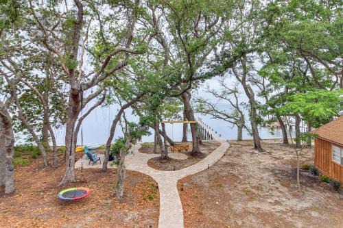 Cozy Bayfront Log Cabin! Fishing Pier, Swim Dock!