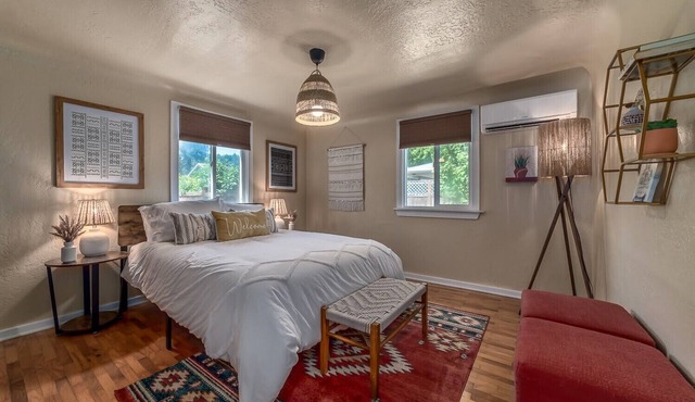 Cozy Boho Bungalow in Eugene!