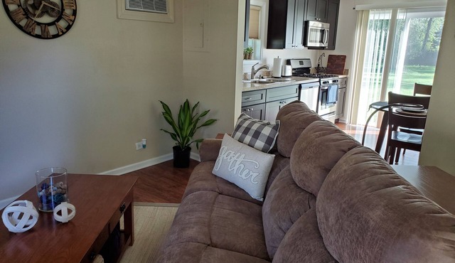 Cozy Cabin In Roselle