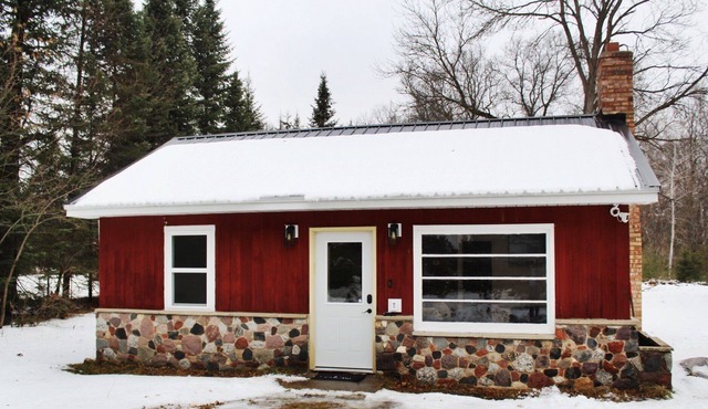 Cozy Cabin Nestled on 3 Acres