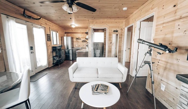 Cozy Cub Cabin, Wilderness Retreat Williams AZ near Grand Canyon, Fire pit