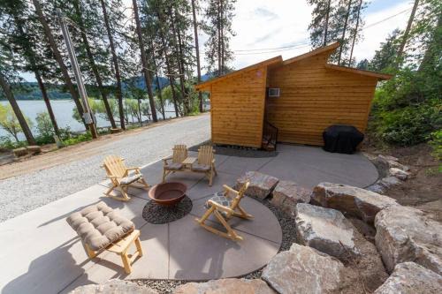 Cozy Duplex Unit - Beautiful Lake Views