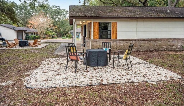 Cozy duplex w/fire pit & BBQ