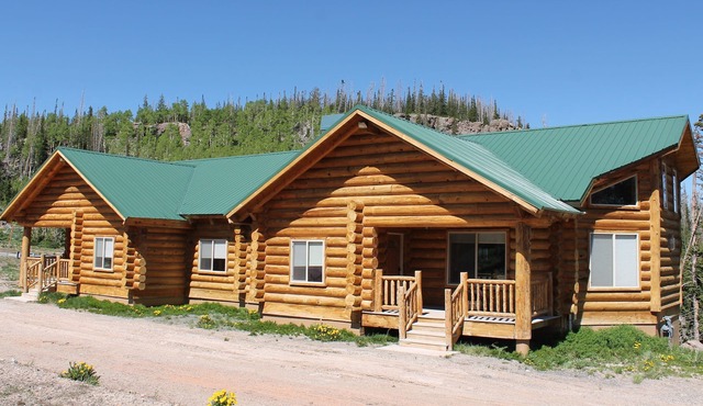 Cozy, Extra Large, Family Log Cabin BL-20148