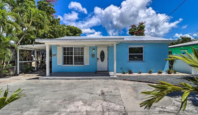 Cozy Key West Beach Cottage: Walk to Beaches!