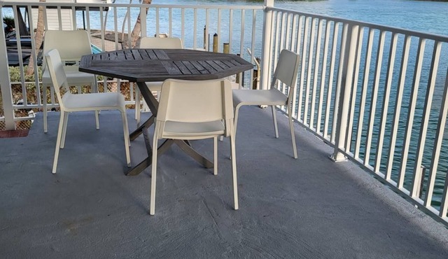 Cozy Keys Hideaway on the water