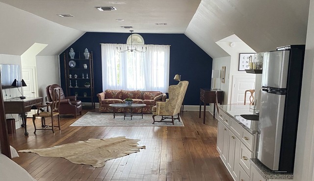 Cozy loft in the heart of downtown Covington.