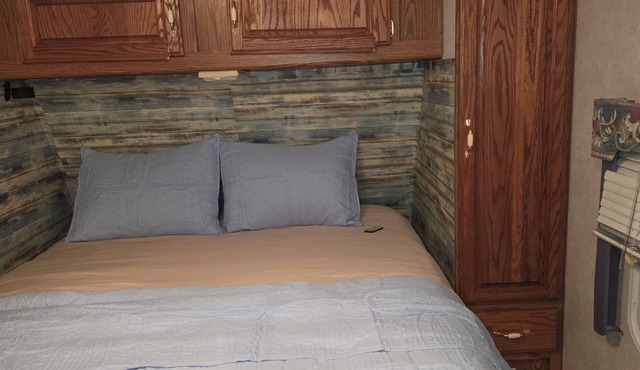 Cozy mobile home in lovely Kelso with AC