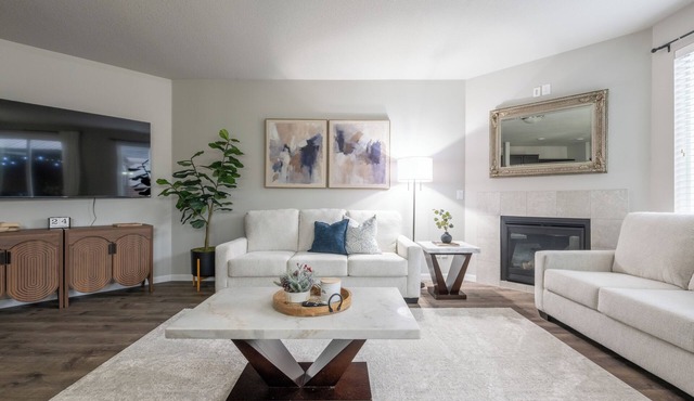 Cozy Modern Home!