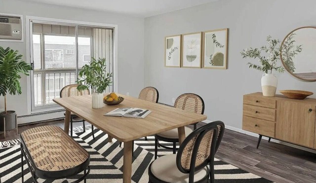 Cozy MSP 1BR Retreat: Pets OK, Pool & Gym-159/nt, 4499/mn{Negotiable} in Minneapolis