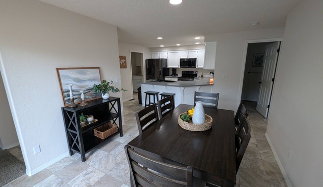 Cozy North Keizer Retreat