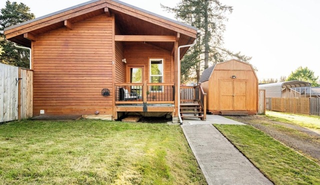 Cozy Willamette Valley Cabin With Modern Comforts