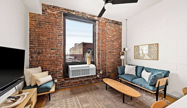 Craft District Apt w/Gym & Coffee Shop 323