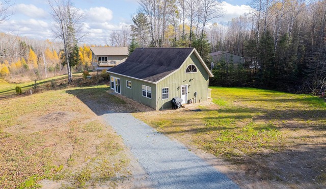 Craftsman Cottage: Your Perfect Summer Cottage — Swim, Paddle & Relax