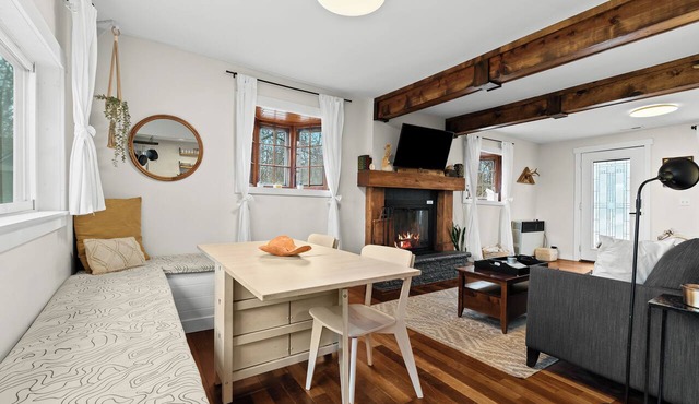 Cranberry Lake Hideaway ~ Metro Detroit Cabin, Sauna, Kayaks, Games