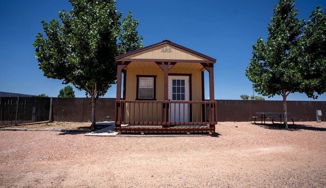 Cute and Cozy Cabin Perfect for Couples in Fredonia, Arizona