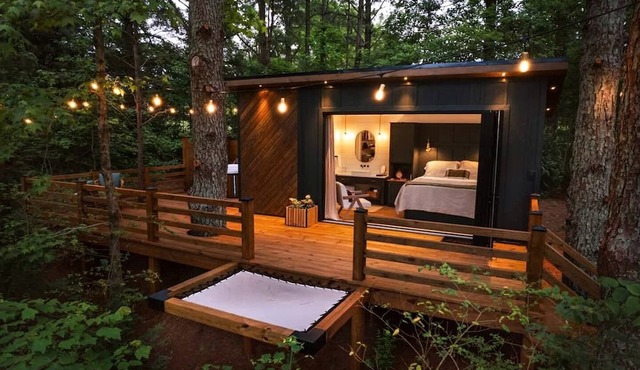 Cute Elevated Tiny House with Private Hot Tub for Romantic Escapes in Alabama