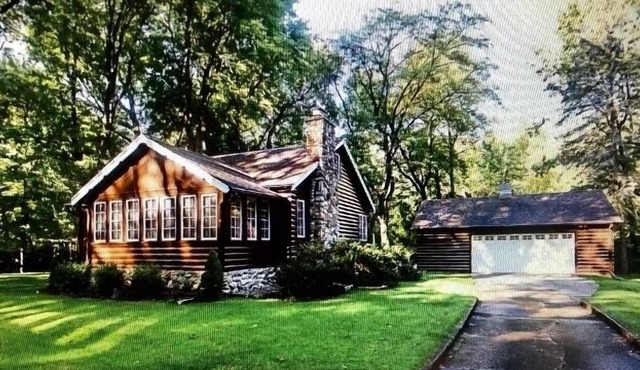 Darling 3bdrm 2ba cabin on acre; .5 to lake Min. 30 days