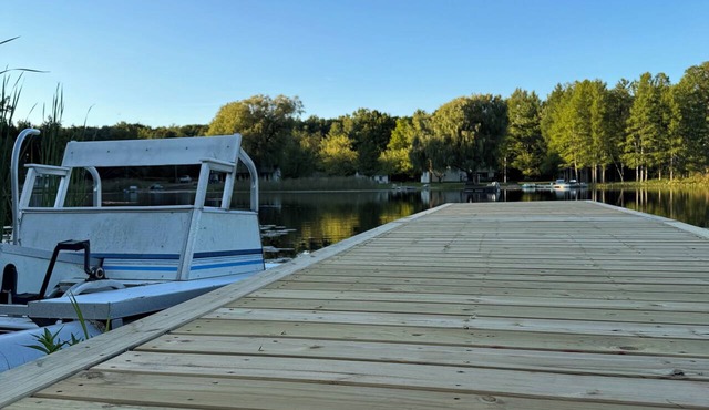Darlington Lake Hideaway- Single Level Waterfront Cottage