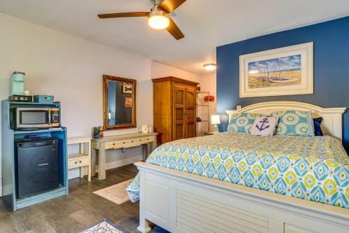 Deck & Views: Waterfront Monticello Studio