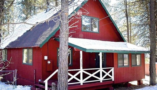 Deck w Hammocks AIR Conditioning & EV Charger! Escape to the Woods - Flagstaff Rental Cabin