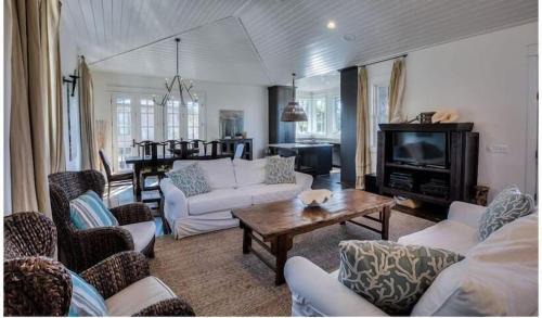 Dejarnette Cottage