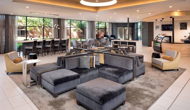 Delta Hotels by Marriott Minneapolis Northeast