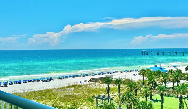 Destin West Gulfside #605 ~Free Beach Service! Amazing View! Lazy River & Pools!
