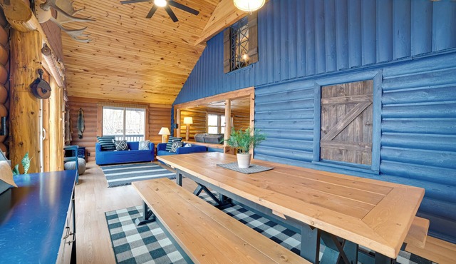 Diamond Lake Waterfront Cabin w/Deck + Dock!