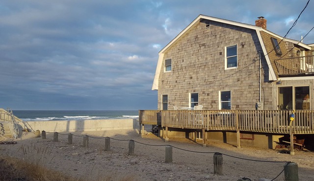 Direct Oceanfront - Spacious 4-bedroom house in peaceful Marshfield with AC in Marshfield