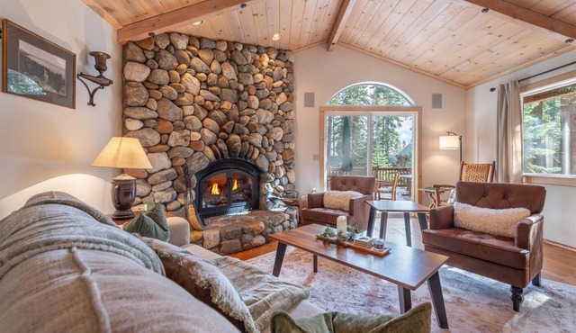 Dog-Friendly 3-Bedroom Home, Minutes to Beach!