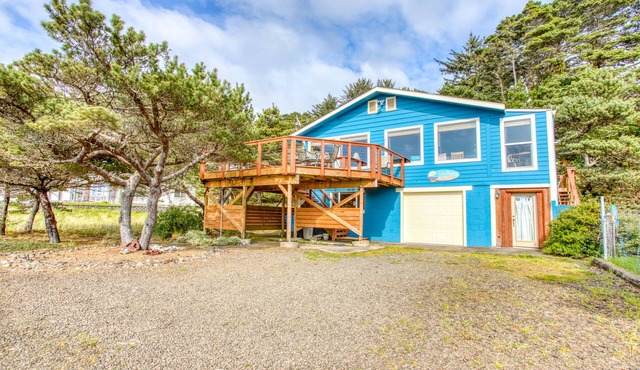 Dog-Friendly Home with Ocean Views, Easy Beach and Bay Access, and Free WiFi