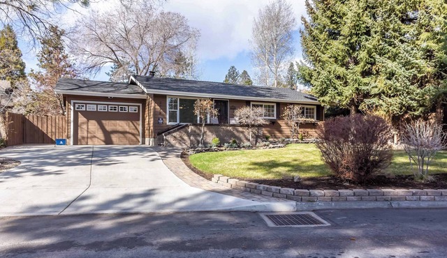 Dog-Friendly Midtown Bend Home w/Fenced Yard