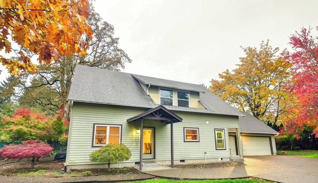 Dog-Friendly Milwaukie Home: 9 Mi to Dtwn Portland