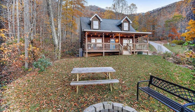 Dog-Friendly Mountain Cabin Near Lakes & Trails w/Free WiFi, W/D, Deck, Firepit