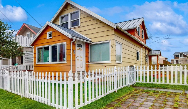 Dog Friendly Oceanside Escape with Easy Beach Access and Peaceful Surroundings