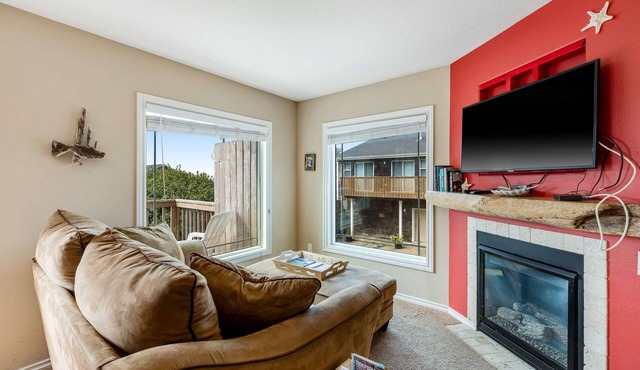 Dog friendly ocean view cabin with fireplace kitchenette deck and beach access