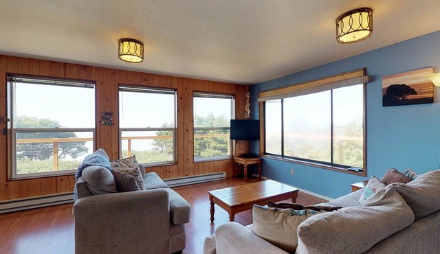 Dog-Friendly Oceanfront Home with Free WiFi, Washer/Dryer - Near Golf & Beaches